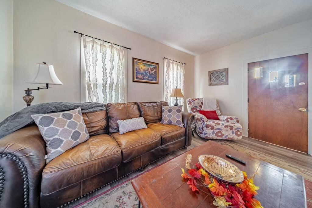 Cottage In The Falls, 2 B, 2 Bath, Fireplace Cuyahoga Falls Dış mekan fotoğraf